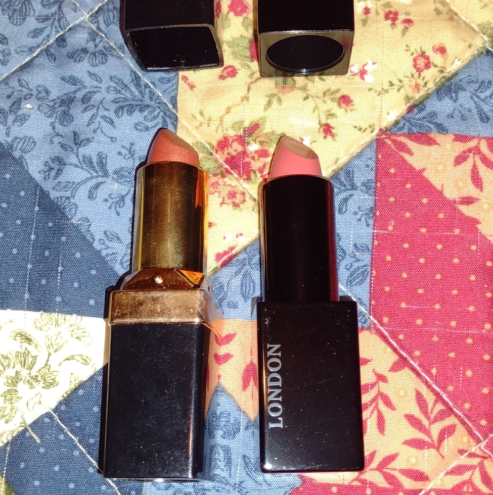 Makeup - Picture 3 of 7